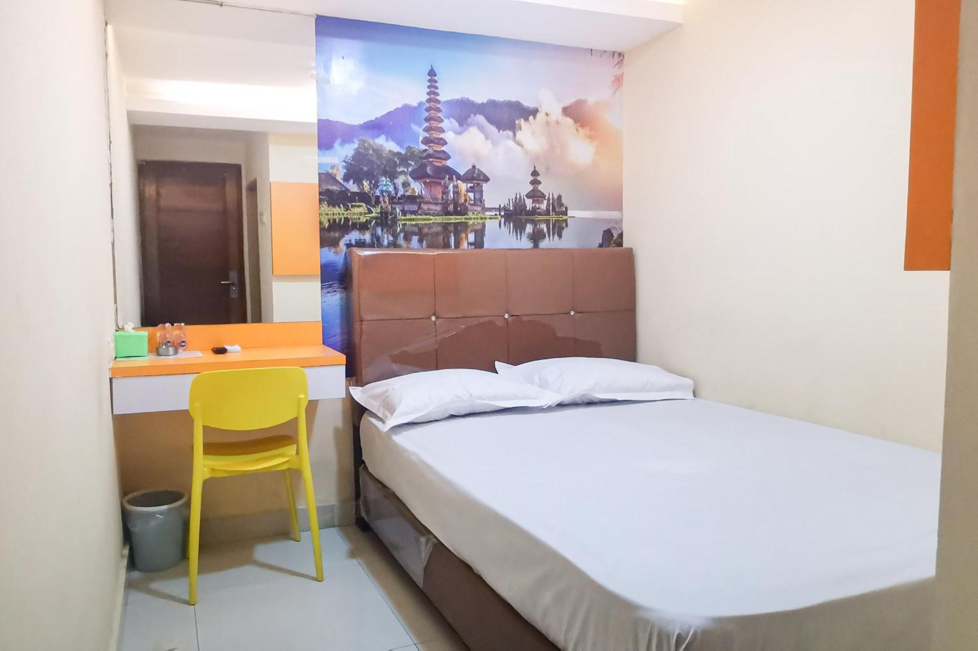 Tng Hotel Redpartner Giacarta Esterno foto